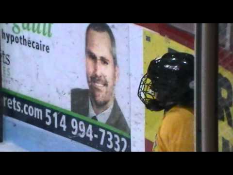 Noah Berger Plonge 20110128 Hockey Boucherville.mp4