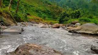 The splash of water calmly sound like a river, Water sounds for deep sleep in 10 minutes