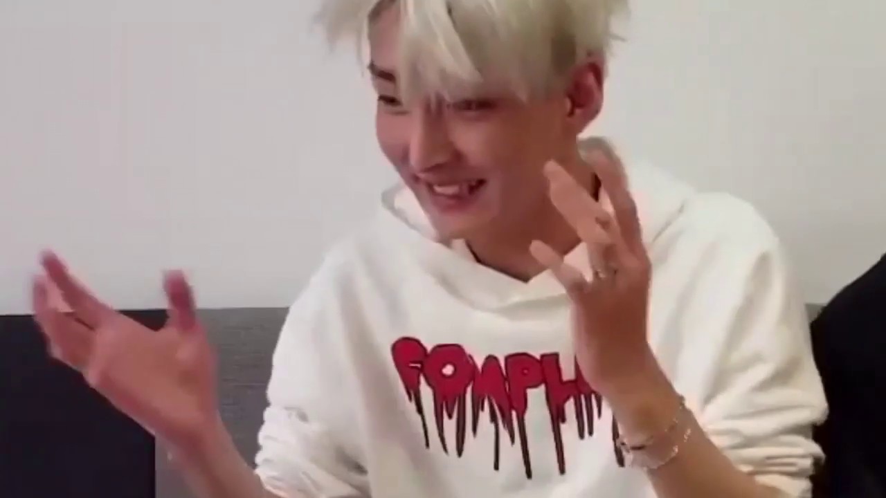 Taeyang StReSsiNG Zuho out for 3 min straight