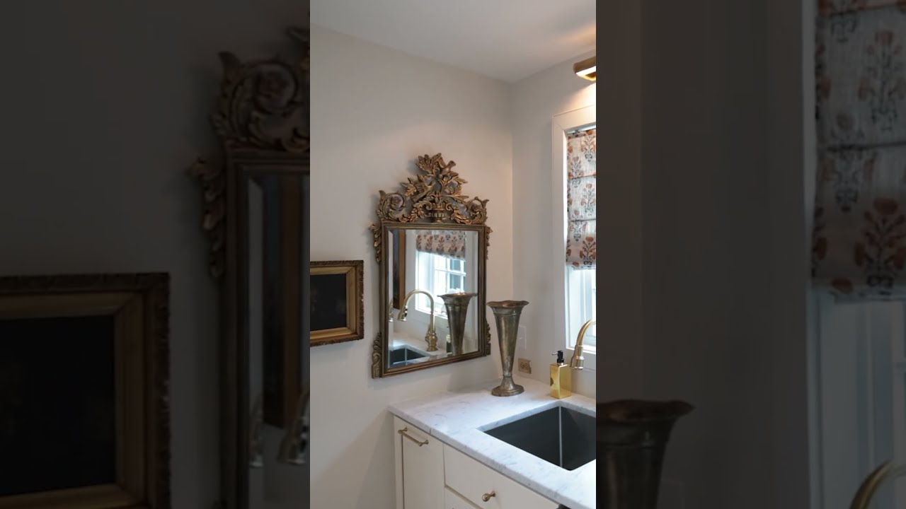 Visiting a designer's cozy Charleston cottage