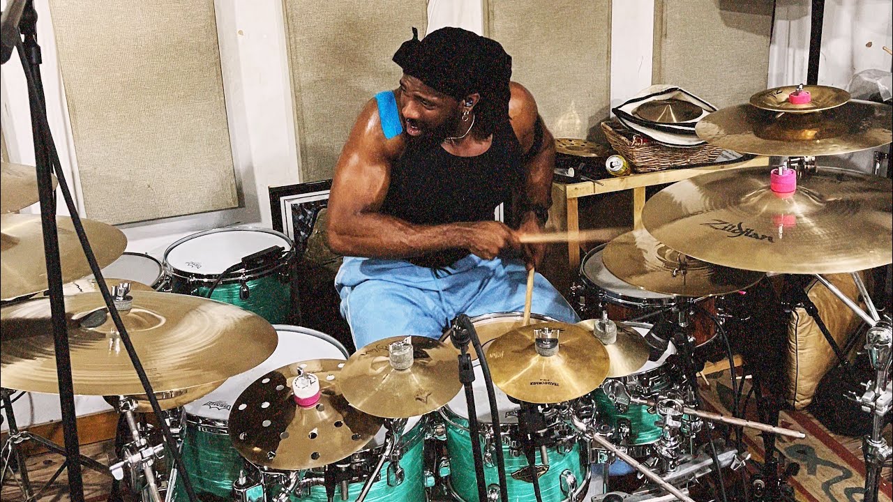 OMG Benjamin James again😭😭😭