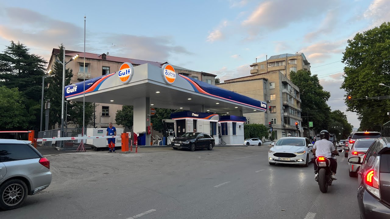 Тбилиси. Что происходит в Сабуртало. Вечерний трафик. Путь в сторону проспекта Царицы Тамары.