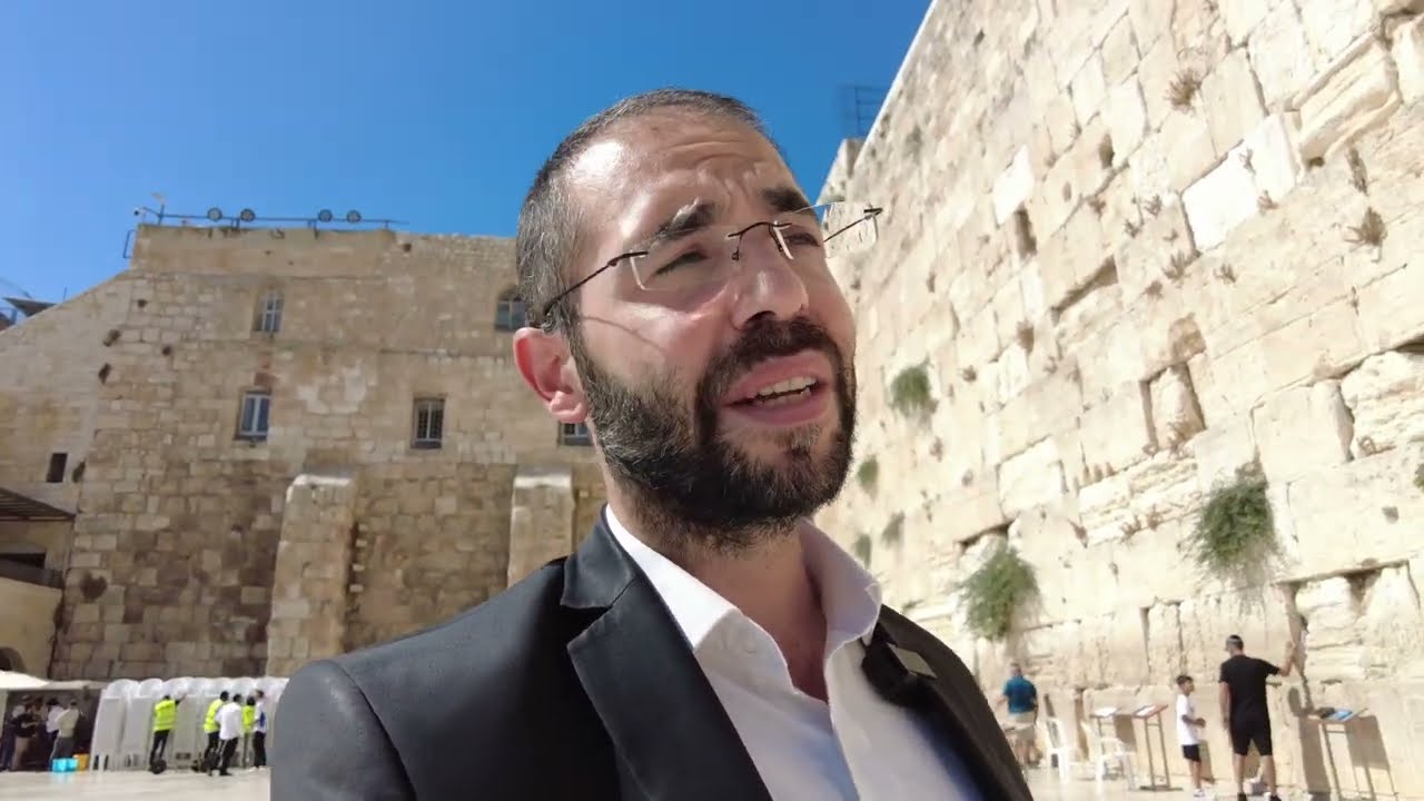 Pleurer sur les temples de Jérusalem pour mériter de voir le 3ème temple rebâti ! D.IEU l'a promis !