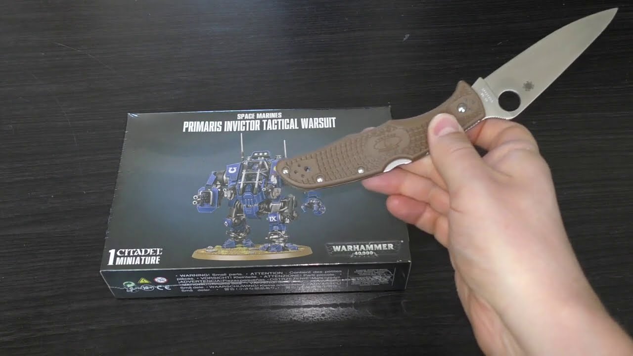 Games Workshop Warhammer 40k - Tuta tattica Primaris Invictor degli Space Marine