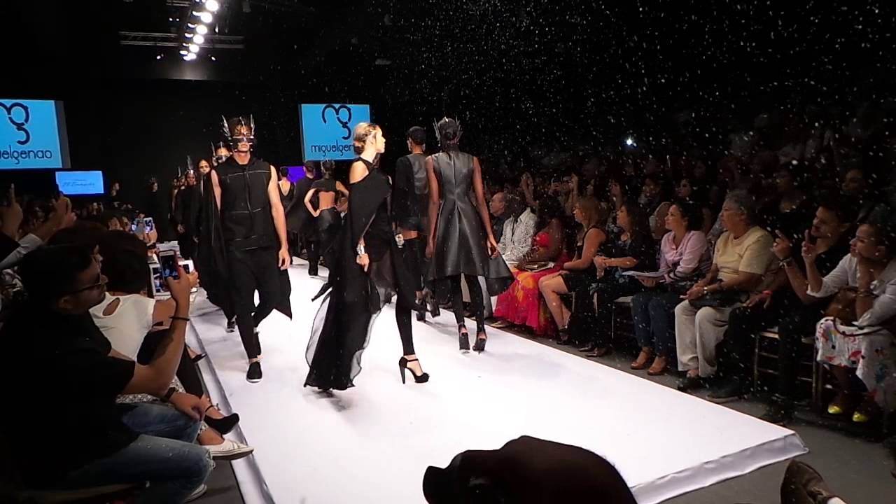Final del Desfile de Miguel Genao