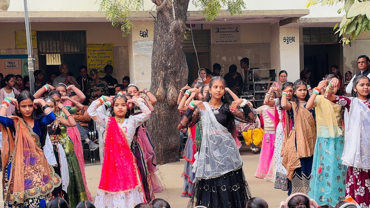✨ Madhav Mara Mohan Ji Gujarati song school dance 🥰 #viral #youtube #shorts #dance #video