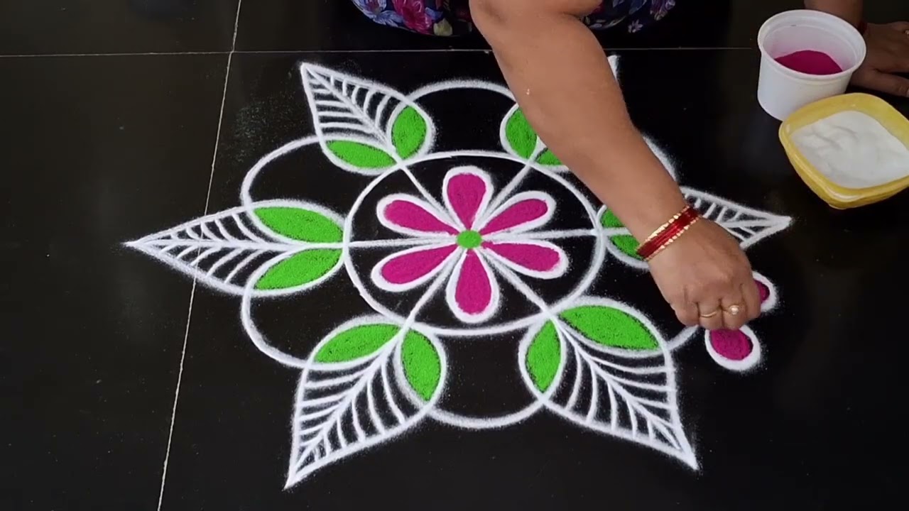 Newyear and sankranti special rangoli design//side border rangoli design//daily muggulu