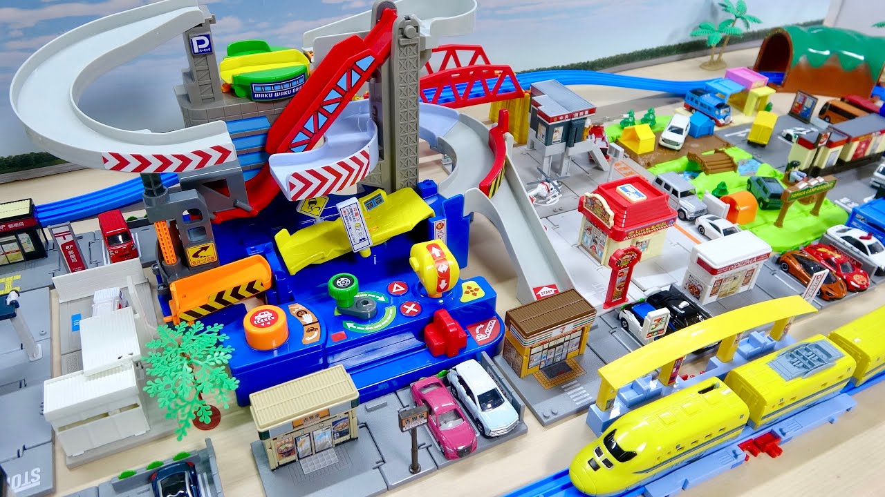 トミカタウン☆ハンドル操作わくわくドライブ&ドライブスルーバーガーショップ☆プラレール新幹線 ドクターイエローが走る街