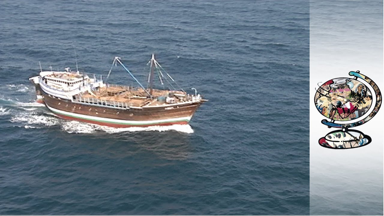 Watch Footage of Sailors Capturing Somali Pirates - YouTube
