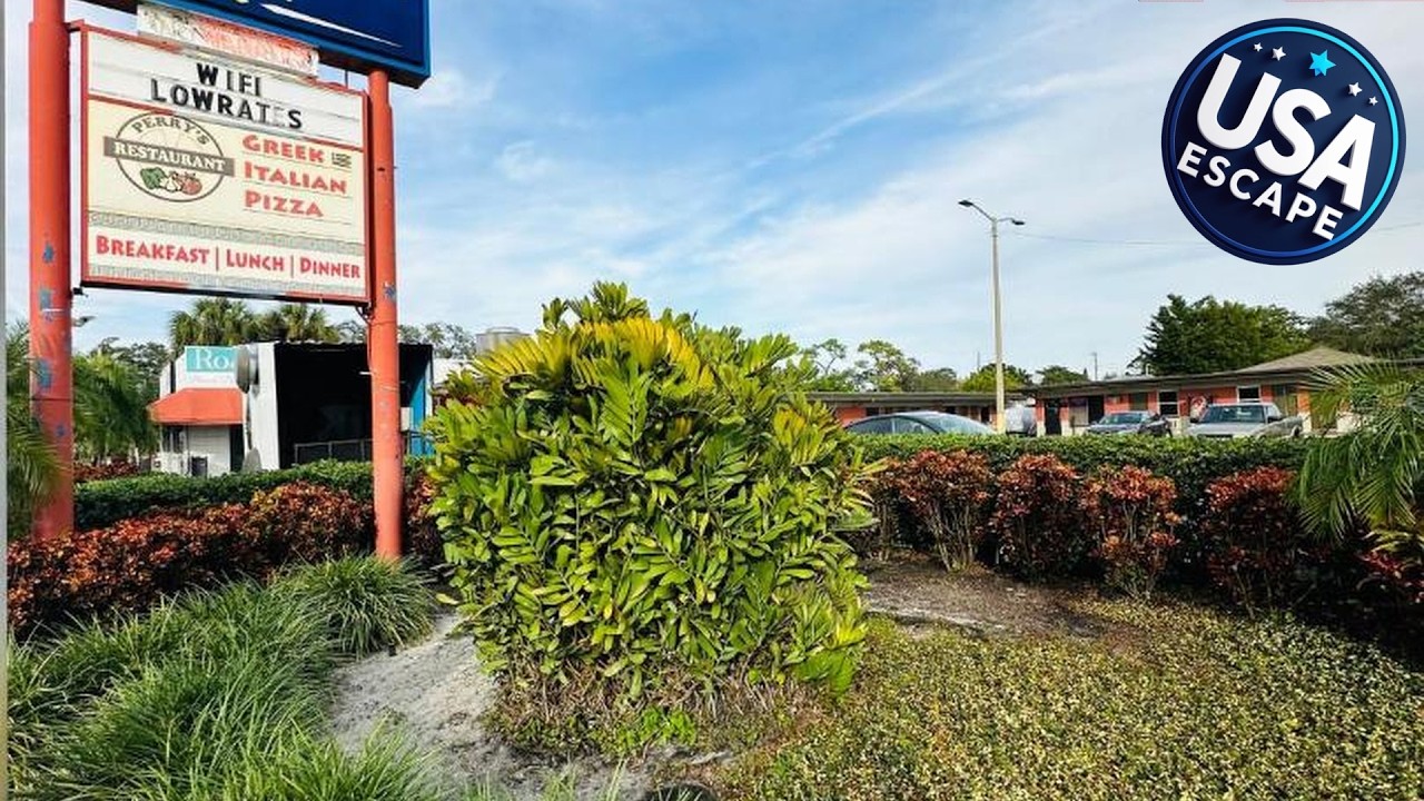 Candlelight Inn | St. Petersburg (FL), United States | Hotel Review 🏩