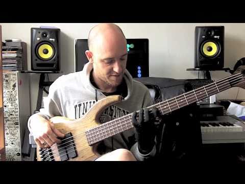 chromatic meaning Targeting chord tones chromatically - Bass Soloing Lesson with Scott Devine (L#21)