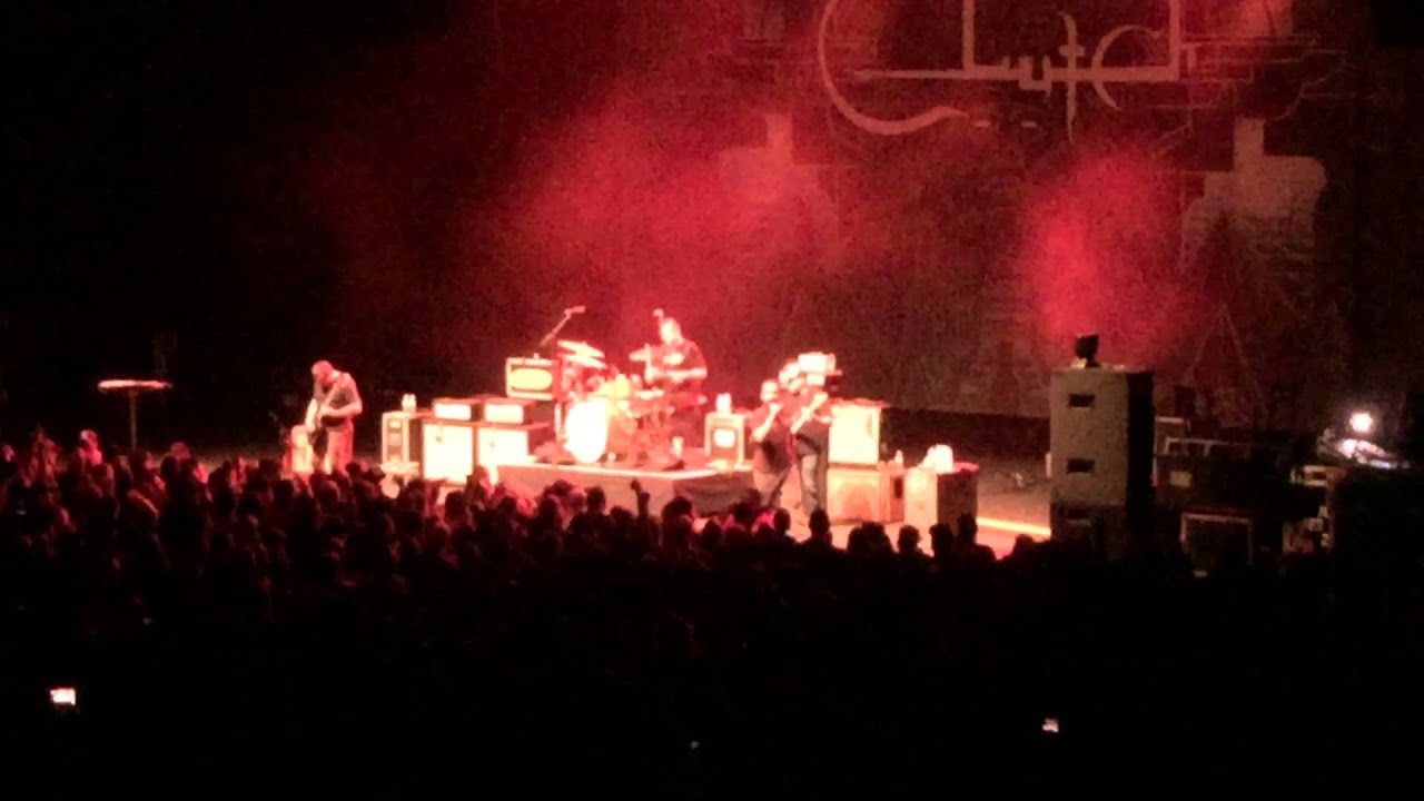 Clutch The Mob Goes Wild 5/23/2015 With fill in bassist. YouTube