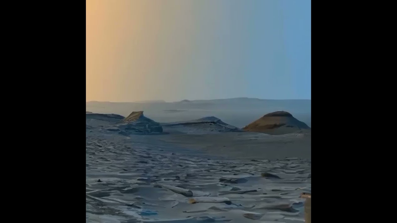 Extremely detailed view of Mars... (real sound of Mars)