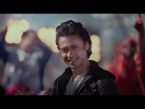 ho-avi-gayi-raat-ana-bhulo-badi-baat-|-chogada-video-song-with-lyrics-|-loveyatri-garba-song