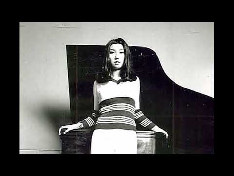 荒井由実 ～ 雨の街を (1976年NHKスタジオにおけるライブ音源) ④