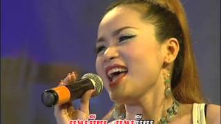 Video thumbnail of "អូនត្រូវការបង (Khmer Karaoke)Oun Trov Ka Bong."