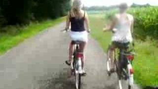Download Lagu Op de fiets MP3