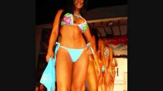 Andrea Rincón En Desfile