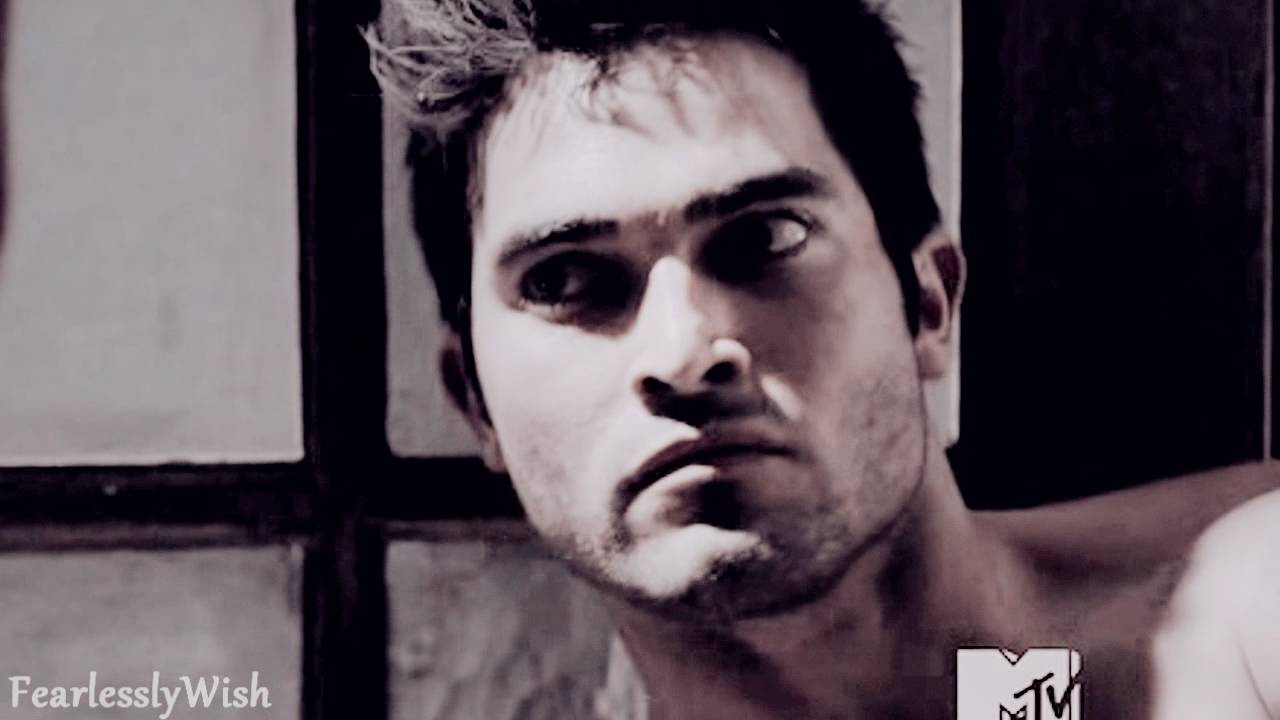 "Afraid to lose control..." {Derek Hale&Elena Gilbert}