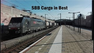 SBB 189 102 komt met containers langs station Best!