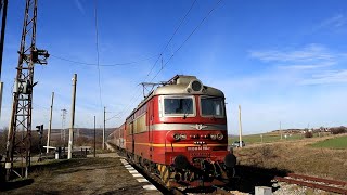 Fast Train 5623 Sofia - Blagoevgrad Crossing Kosharite Stop | Skoda 44 198 | January 2022