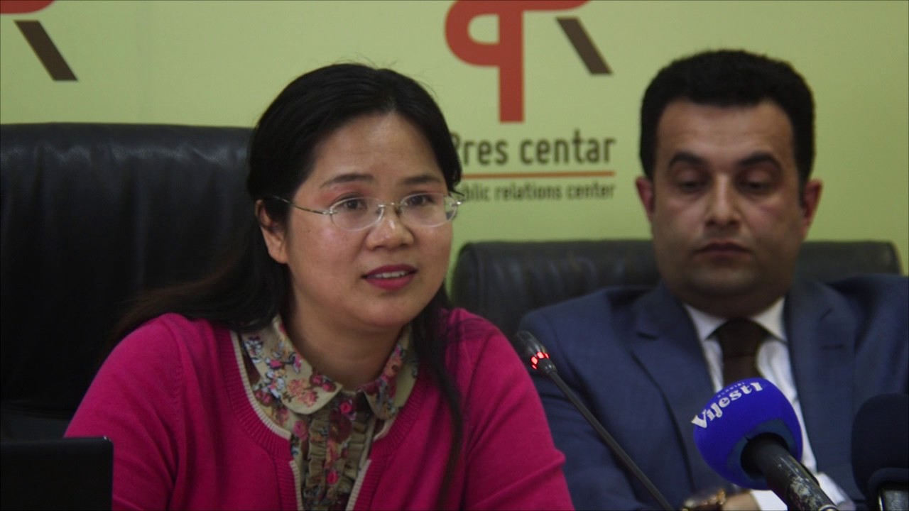 Luo CHUN XIA – kineska direktorica Instituta Konfučije na Univerzitetu ...