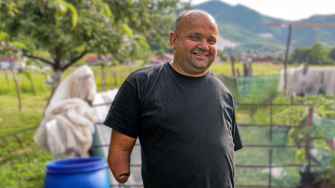 Iako bez obje ruke, napravio bašču kakvu niste vidjeli prije!