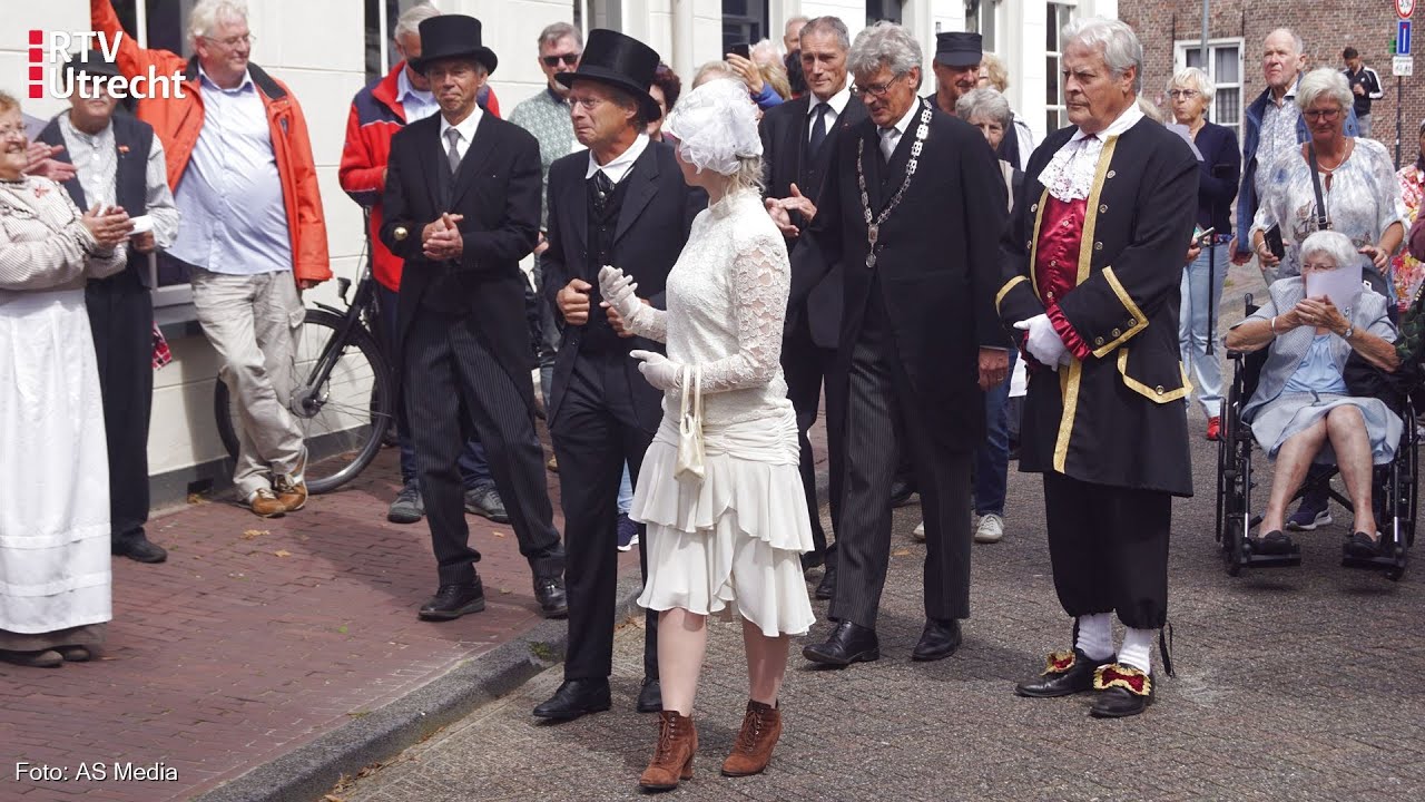 Levende historie: burgemeester Bolsius ontvangt koningin Wilhelmina   [RTV Utrecht]