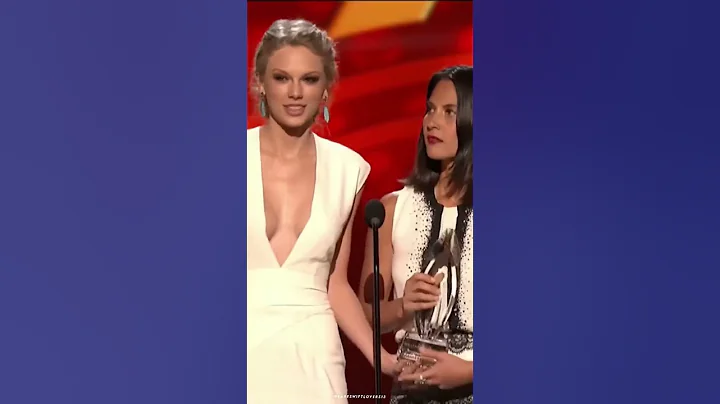 This was weird sarcasm after what kanye did #shorts #taylorswift #swifties #awardshow #yt #1989