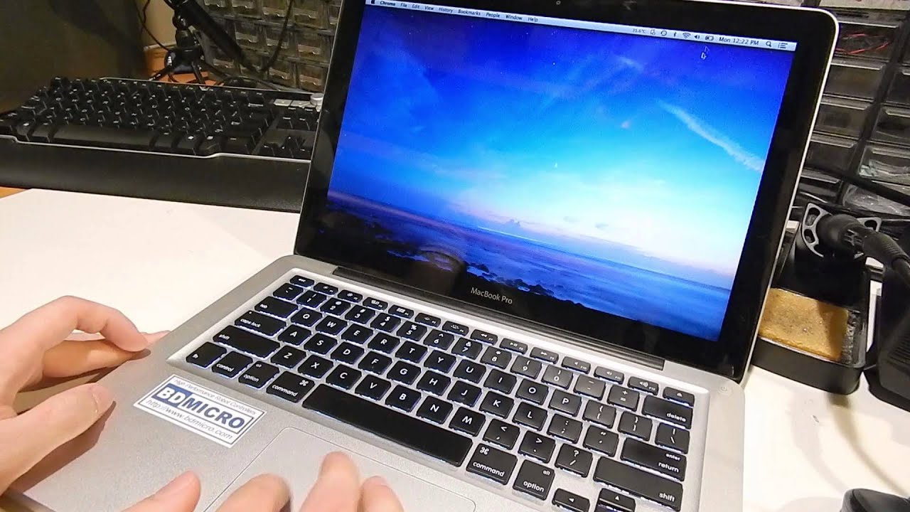 late 2011 macbook pro trash find - YouTube