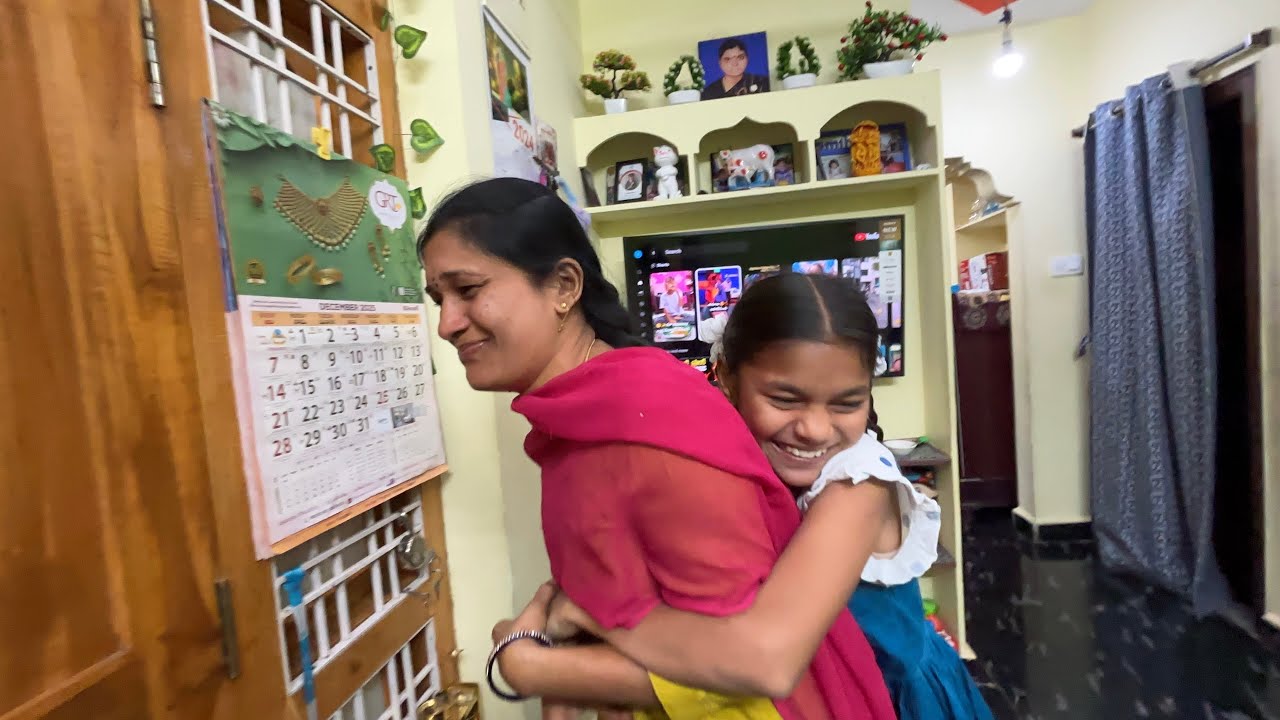 మా honey మీద prank చేసిన friends || కానీ last కి ఇద్దరు కలిసి నన్నే ఈలా చేస్తారు అనుకోలే 🤣😂