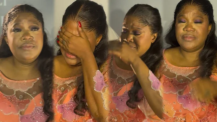 SEE HOW TOYIN ABRAHAM STARTED CRYING PUBLICLY @ HER OVERSABI AUNTY PREMIERE AFTER FANS REACT