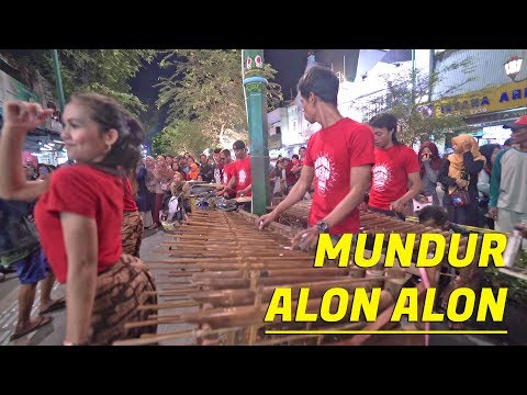 mundur-alon-alon-angklung-carehal---nyanyi-bareng-kualitas-musik-tambah-asik-(angklung-malioboro)
