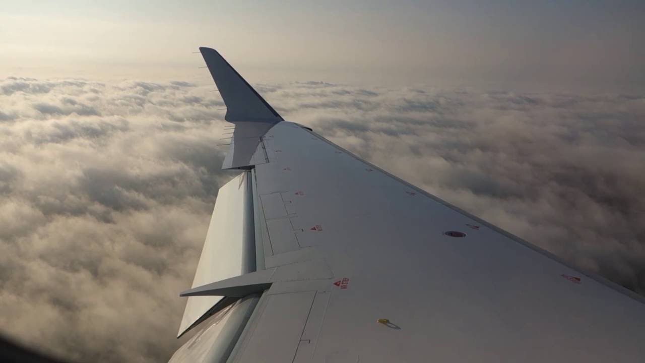 Epic Low Fog Berlin Approach / Landing @ TXL - Eurowings EW1002 CRJ900