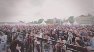 Under The Big Bright Yellow Sun - Bertahan (Jeruji Cover ) Footage Video