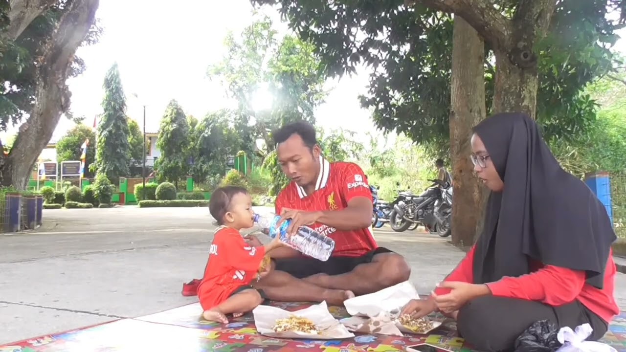 PIKNIK DI BENDUNGAN CIBENDUNG BANJARHARJO BREBES ! CUMA MAKA NASI LENGKO..