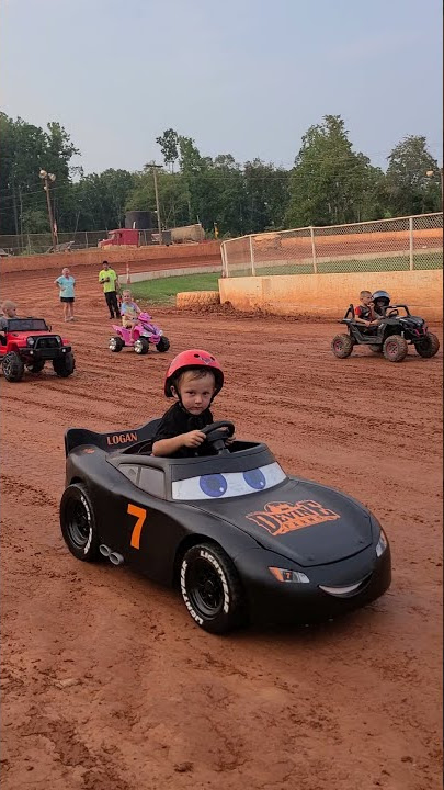 Power Wheels race