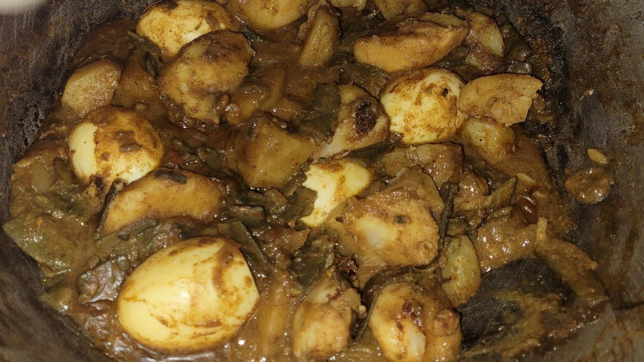 Same curry With Eddoes and boil eggs 💞    My husband go say don't eat out this curry lol