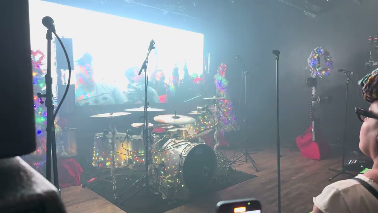 Glasswaves – Intro | GLASSWAVES Holiday Show 2025 | Rochester, NY | 11.06.25