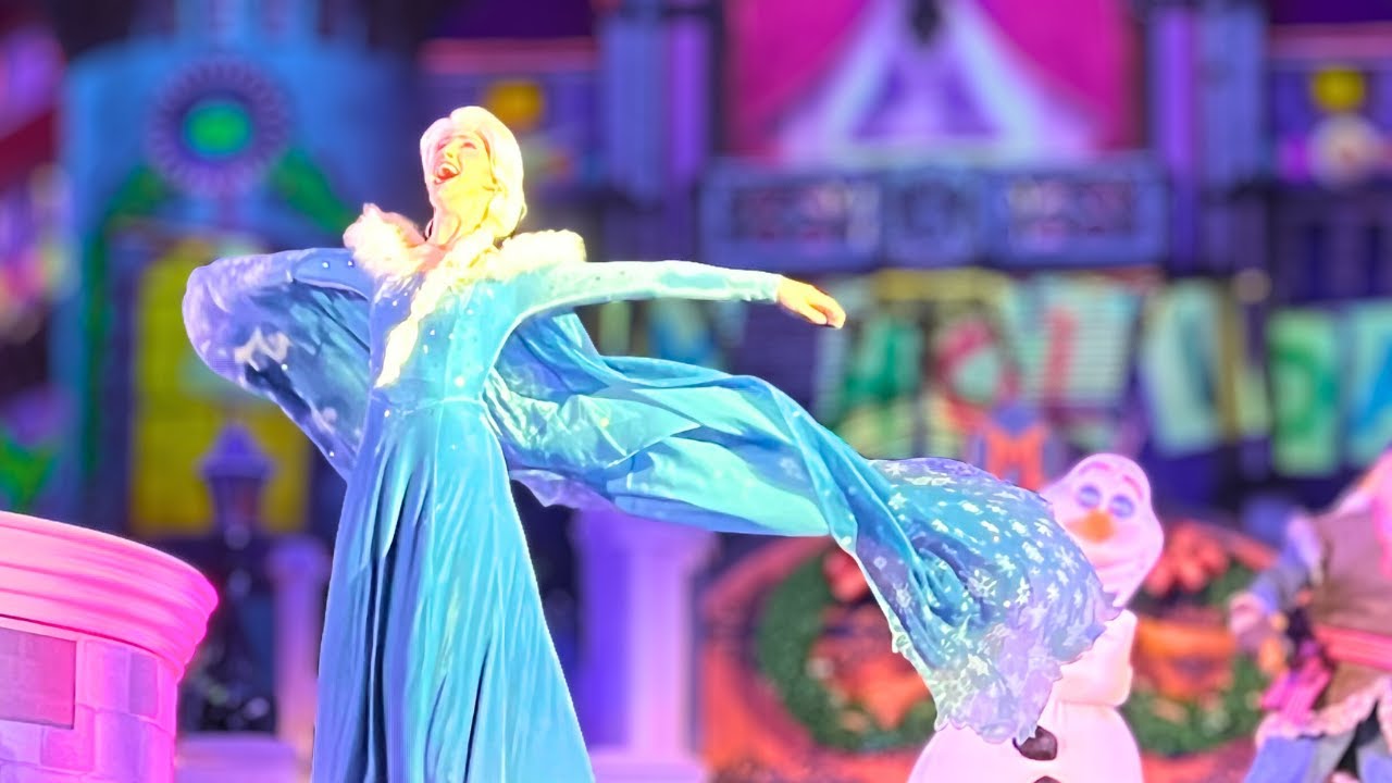 Frozen Holiday Surprise at Mickey’s Very Merry Christmas Party 2025 (4K)