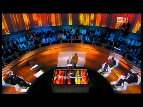 Marco Travaglio - Lo scippo del referendum - Annozero 28/04/2011