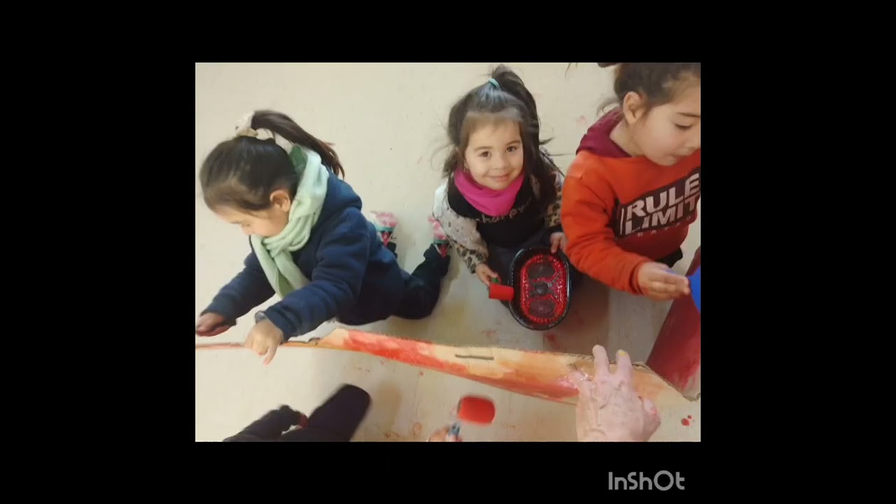 Dramatización cuento. Los tres cerditos y el lobo. Canción  Soplaré , Soplaré.