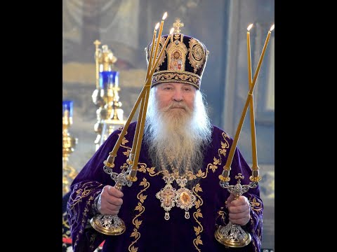 Стою у креста