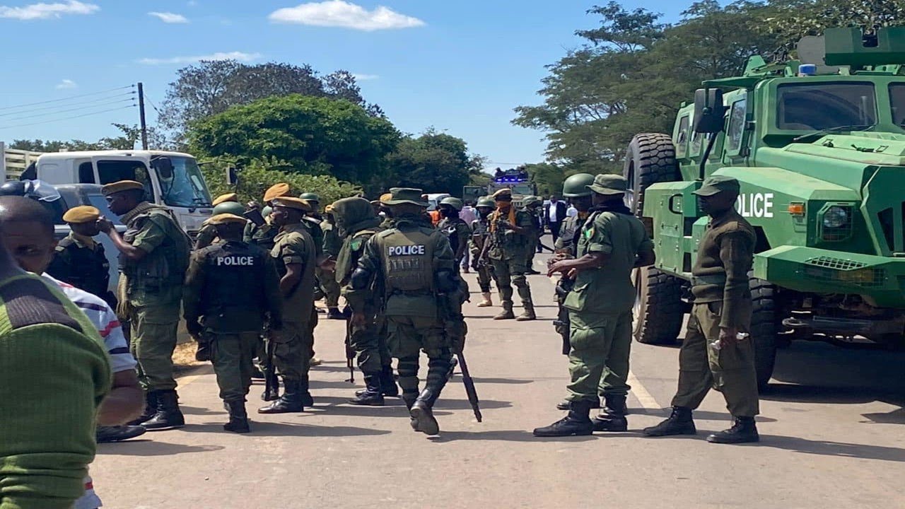 Full Video; Police Surround Edgar Lungu’s House in Ibex “Watch The