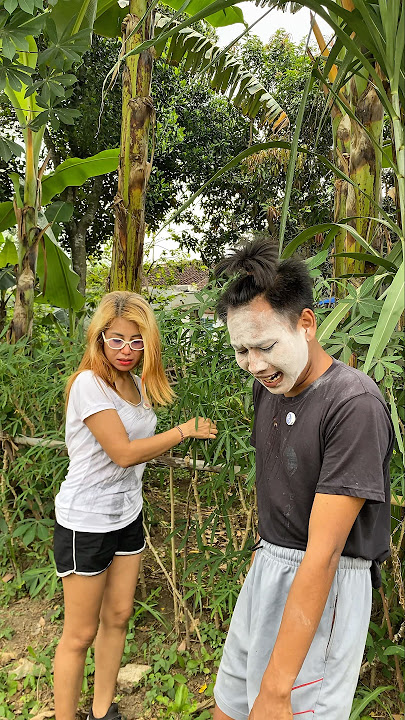 Cemong is in for a big shock! There's a 'lifeline' running through his front leg! #shortvideo #sh...