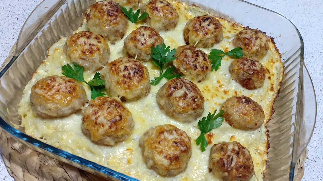Gratin de pomme de terre et boulettes de poulet.. طبق بطاطا بكرات الدجاج 😋😋