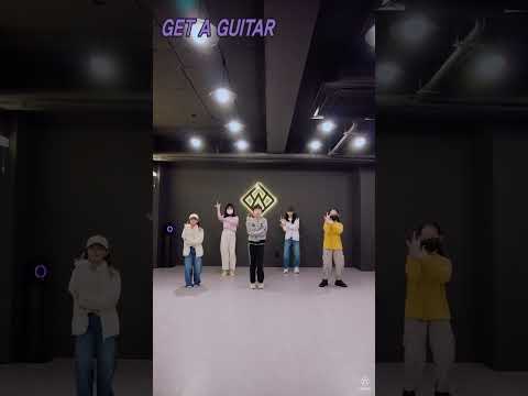 RIIZE - Get A <strong>Guitar</strong> | 커버댄스 | challenge | 챌린지 | 안무 | 토요걸스키즈(고)A [<strong>TEAM</strong> A]  #shorts [와와댄스마포본점]