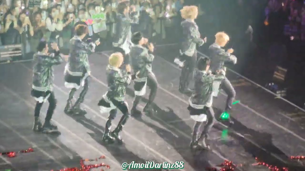 230205 Stray Kids 2nd World Tour Maniac in Singapore - Thunderous, Domino & God's Menu