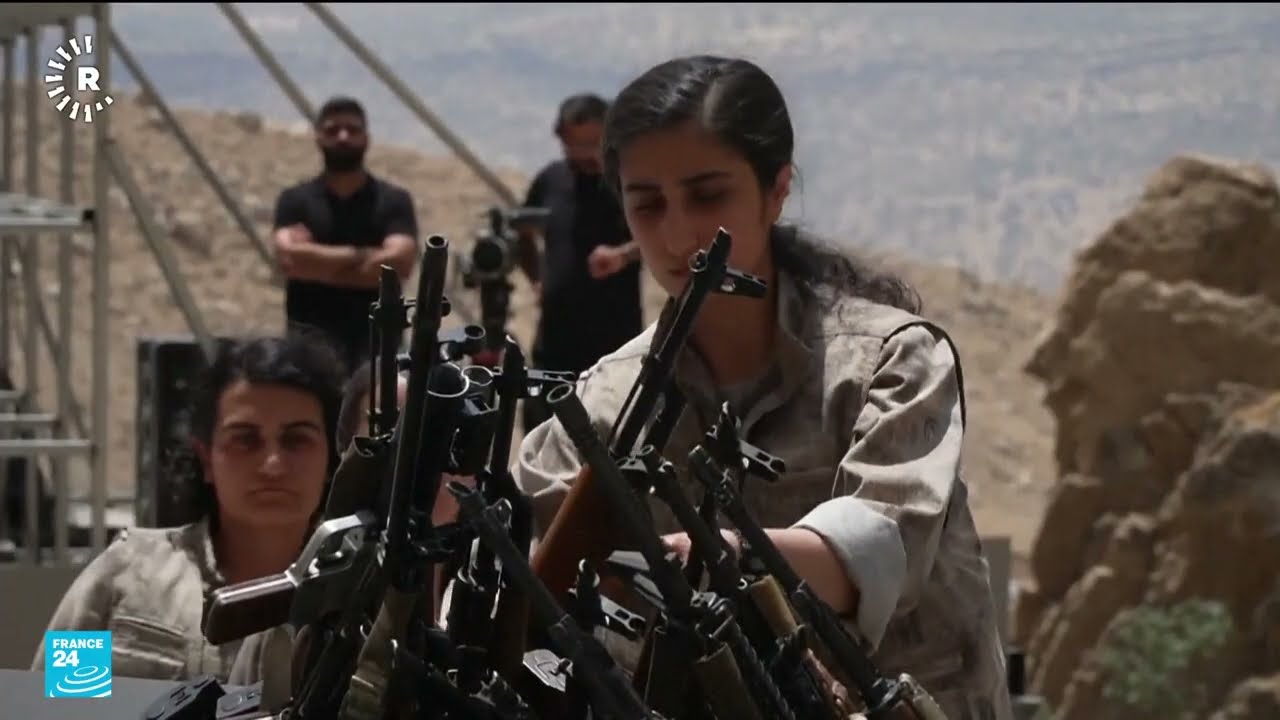 حزب العمال الكردستاني يحرق أسلحته • فرانس 24 / FRANCE 24