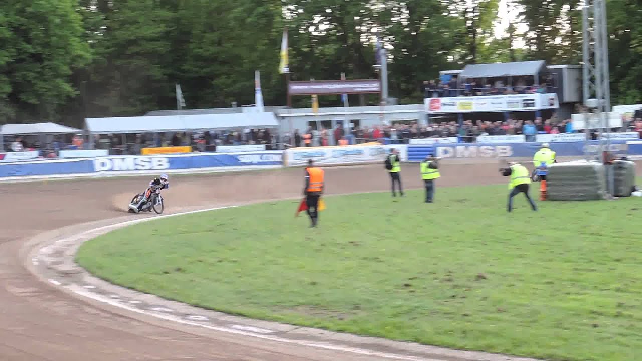 speedway blijham 23 mei 2015  Heat 1 internationalen 1e marcel kajzer  2e henry v d steen  3e jörg t
